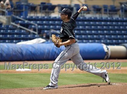 Thumbnail 3 in Hough vs. Middle Creek (NCHSAA 4A State Final) photogallery.