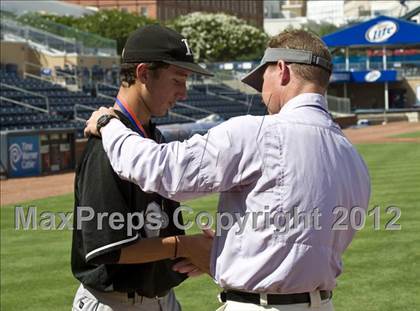 Thumbnail 3 in Hough vs. Middle Creek (NCHSAA 4A State Final) photogallery.