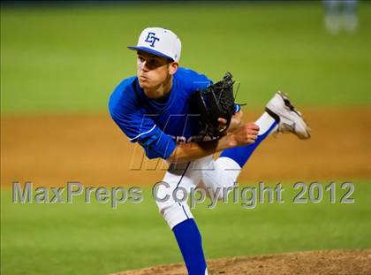 Thumbnail 3 in El Toro vs. Esperanza (Hard 9 National Classic) photogallery.