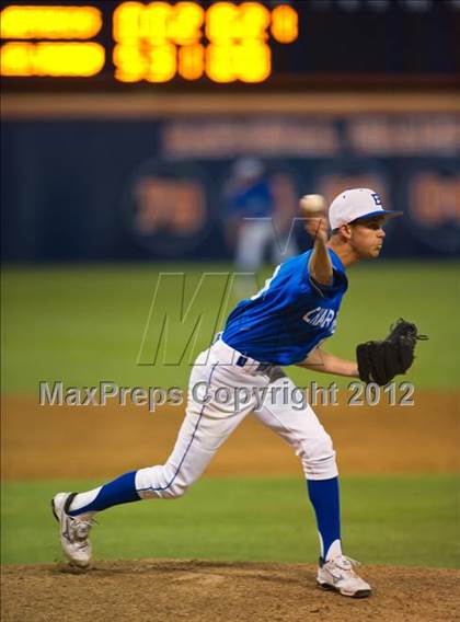 Thumbnail 1 in El Toro vs. Esperanza (Hard 9 National Classic) photogallery.