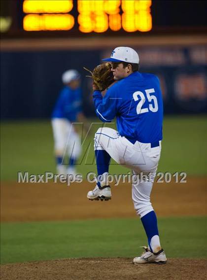 Thumbnail 2 in El Toro vs. Esperanza (Hard 9 National Classic) photogallery.