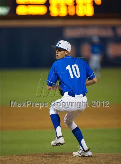 Thumbnail 2 in El Toro vs. Esperanza (Hard 9 National Classic) photogallery.
