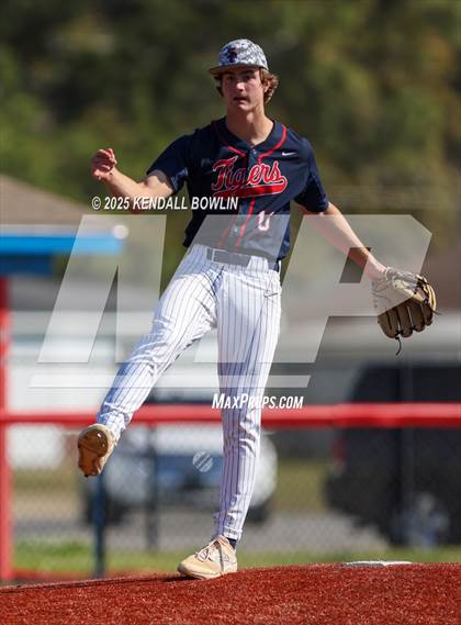 Thumbnail 3 in South Panola vs. Wayne Academy photogallery.