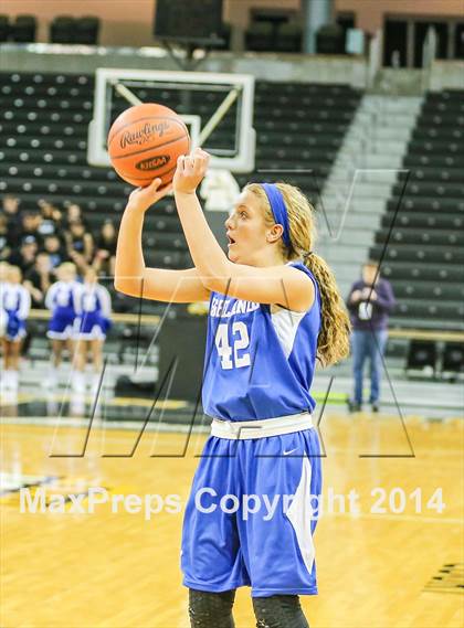 Thumbnail 1 in Highlands vs St Henry (KHSAA 9th Region Tournament) photogallery.