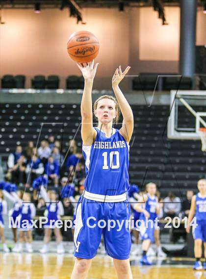 Thumbnail 1 in Highlands vs St Henry (KHSAA 9th Region Tournament) photogallery.