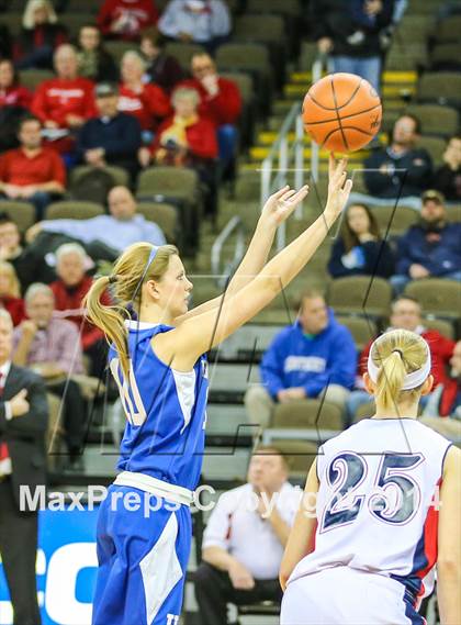 Thumbnail 2 in Highlands vs St Henry (KHSAA 9th Region Tournament) photogallery.