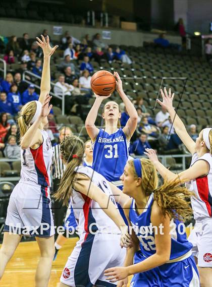 Thumbnail 2 in Highlands vs St Henry (KHSAA 9th Region Tournament) photogallery.