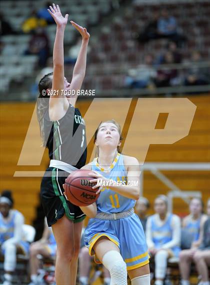 Thumbnail 3 in Greeneville @ Dobyns-Bennett photogallery.