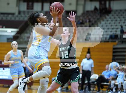 Thumbnail 3 in Greeneville @ Dobyns-Bennett photogallery.