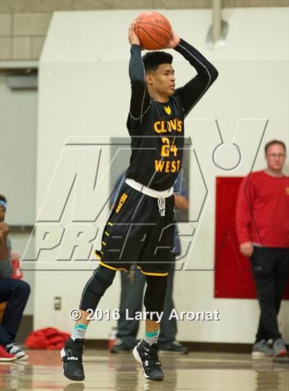 Thumbnail 1 in Centennial vs. Clovis West photogallery.
