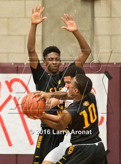 Thumbnail 3 in Centennial vs. Clovis West photogallery.