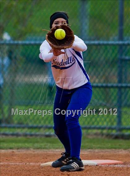 Thumbnail 2 in Ball vs. Needville (Brazosport Classic) photogallery.