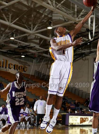 Thumbnail 1 in Lynwood vs. Manual Arts (Lynwood Christmas Challenge) photogallery.