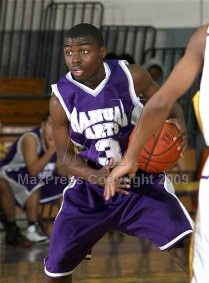 Thumbnail 2 in Lynwood vs. Manual Arts (Lynwood Christmas Challenge) photogallery.