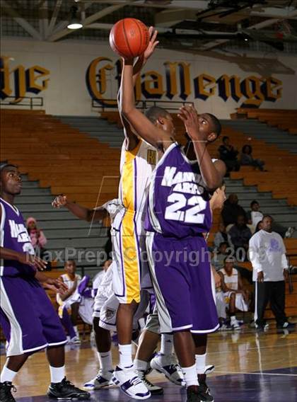 Thumbnail 3 in Lynwood vs. Manual Arts (Lynwood Christmas Challenge) photogallery.