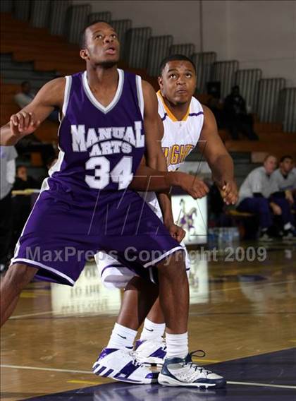 Thumbnail 1 in Lynwood vs. Manual Arts (Lynwood Christmas Challenge) photogallery.