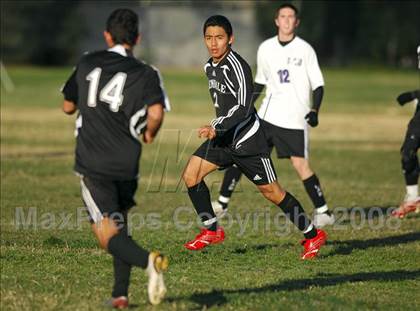 Thumbnail 3 in Los Angeles Baptist vs. Glendale photogallery.