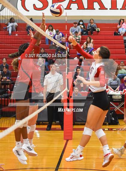 Thumbnail 1 in Memorial vs Langham Creek photogallery.