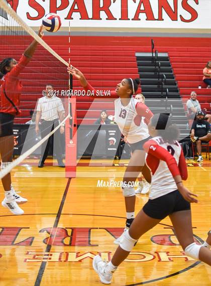 Thumbnail 1 in Memorial vs Langham Creek photogallery.