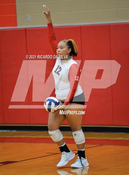 Thumbnail 1 in Memorial vs Langham Creek photogallery.