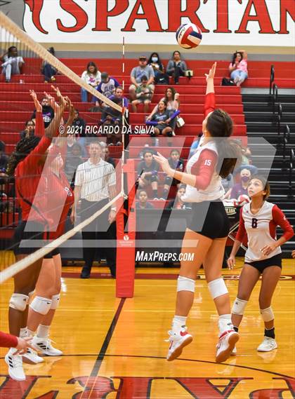 Thumbnail 3 in Memorial vs Langham Creek photogallery.