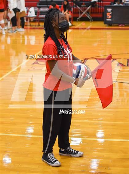 Thumbnail 3 in Memorial vs Langham Creek photogallery.