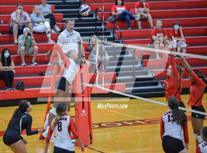 Thumbnail 2 in Memorial vs Langham Creek photogallery.