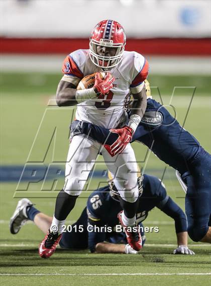 Thumbnail 1 in Pulaski Academy vs. McClellan (AAA 5A State Final) photogallery.