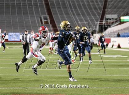 Thumbnail 2 in Pulaski Academy vs. McClellan (AAA 5A State Final) photogallery.