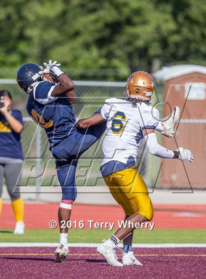 Thumbnail 2 in Kenmore East vs. Sweet Home photogallery.