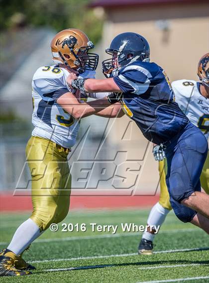Thumbnail 3 in Kenmore East vs. Sweet Home photogallery.