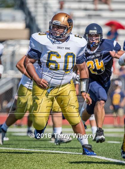Thumbnail 3 in Kenmore East vs. Sweet Home photogallery.