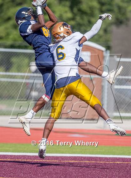 Thumbnail 1 in Kenmore East vs. Sweet Home photogallery.