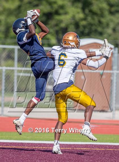 Thumbnail 3 in Kenmore East vs. Sweet Home photogallery.