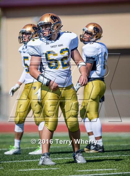 Thumbnail 3 in Kenmore East vs. Sweet Home photogallery.