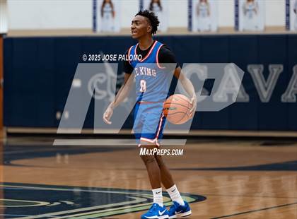 Thumbnail 3 in King @ College Park photogallery.