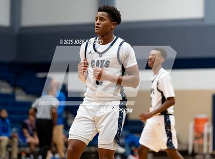 Thumbnail 1 in King @ College Park photogallery.