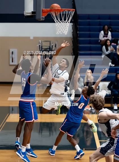 Thumbnail 2 in King @ College Park photogallery.