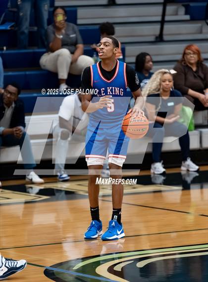 Thumbnail 2 in King @ College Park photogallery.