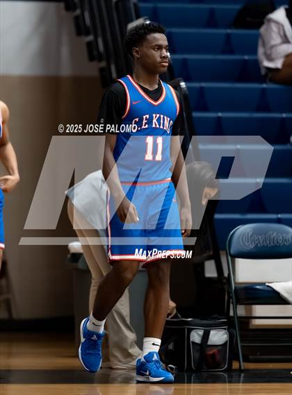 Thumbnail 2 in King @ College Park photogallery.