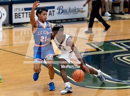 Thumbnail 2 in King @ College Park photogallery.