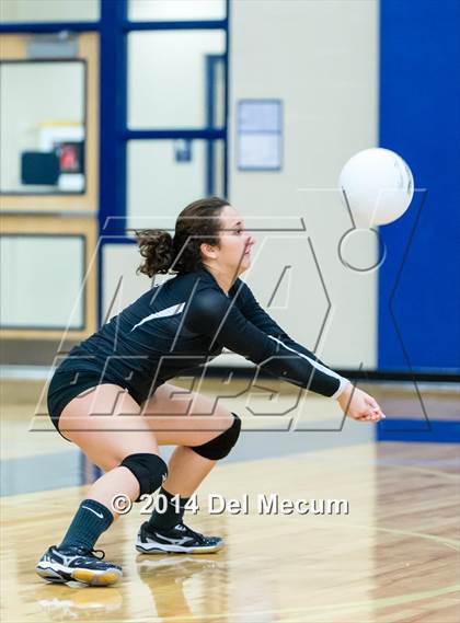 Thumbnail 2 in Clearwater Central Catholic vs. Plant (Berkeley JV Tournament) photogallery.