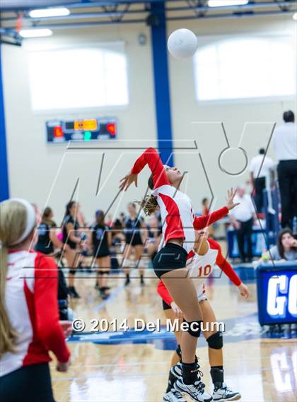 Thumbnail 3 in Clearwater Central Catholic vs. Plant (Berkeley JV Tournament) photogallery.