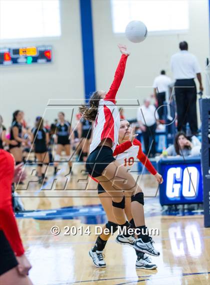 Thumbnail 1 in Clearwater Central Catholic vs. Plant (Berkeley JV Tournament) photogallery.