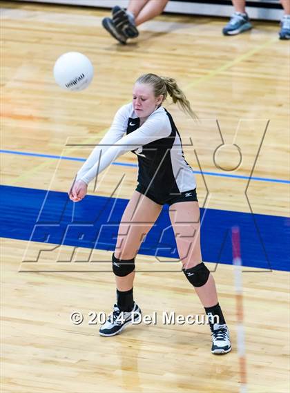 Thumbnail 2 in Clearwater Central Catholic vs. Plant (Berkeley JV Tournament) photogallery.