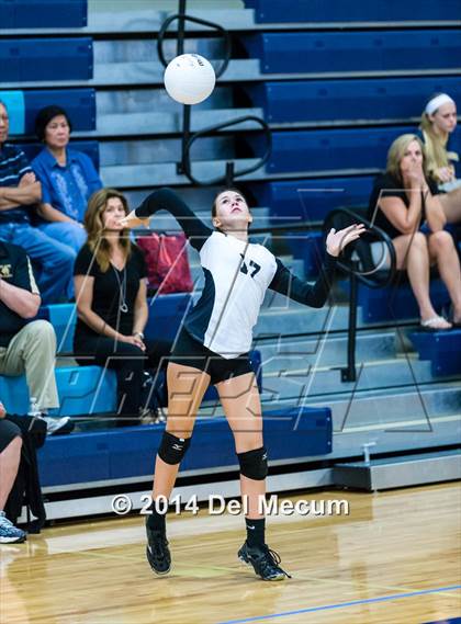 Thumbnail 3 in Clearwater Central Catholic vs. Plant (Berkeley JV Tournament) photogallery.