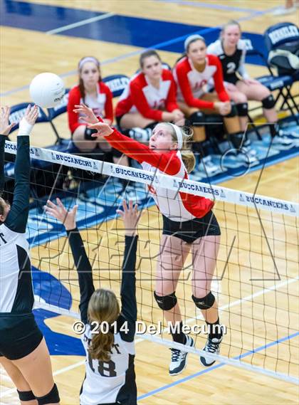 Thumbnail 3 in Clearwater Central Catholic vs. Plant (Berkeley JV Tournament) photogallery.