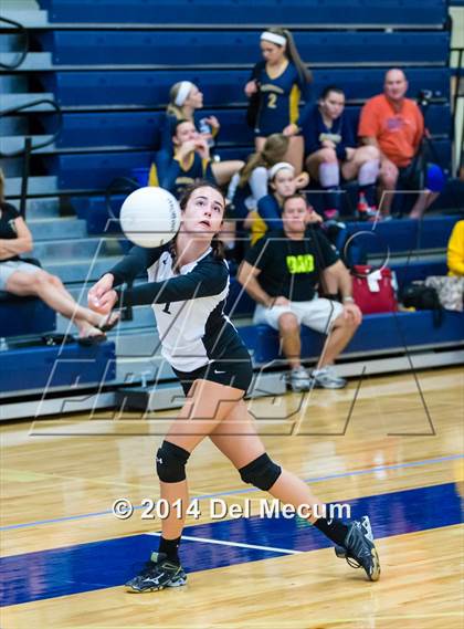 Thumbnail 3 in Clearwater Central Catholic vs. Plant (Berkeley JV Tournament) photogallery.