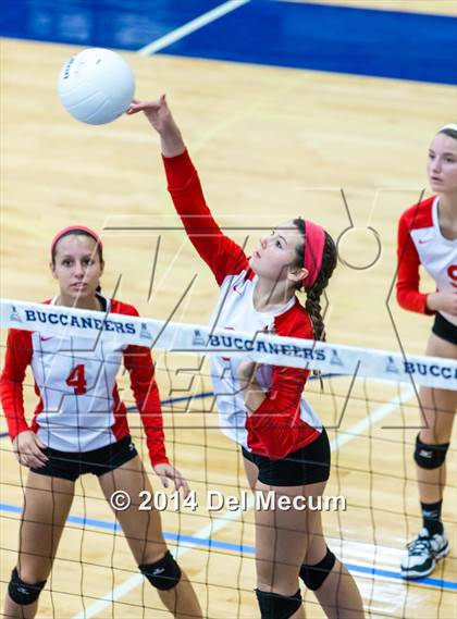 Thumbnail 3 in Clearwater Central Catholic vs. Plant (Berkeley JV Tournament) photogallery.