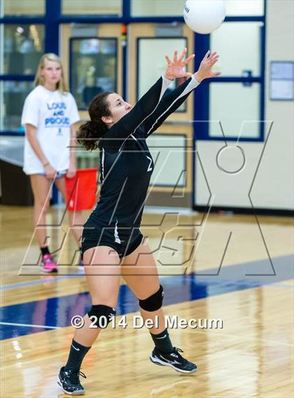 Thumbnail 2 in Clearwater Central Catholic vs. Plant (Berkeley JV Tournament) photogallery.